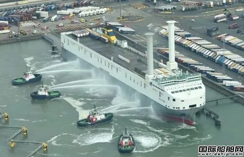 电动车“惹祸”？安吉物流汽车运输船起火